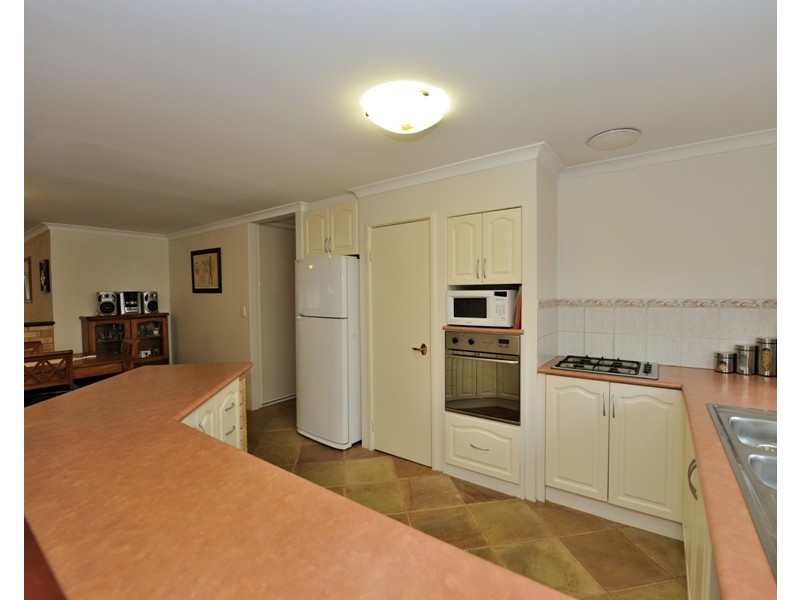 7 Amber Court, Warnbro WA 6169
