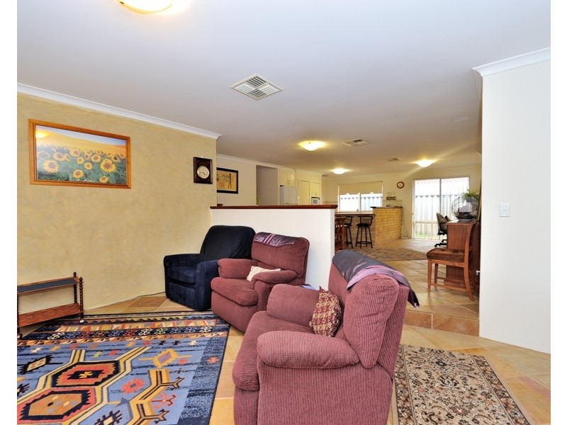 7 Amber Court, Warnbro WA 6169