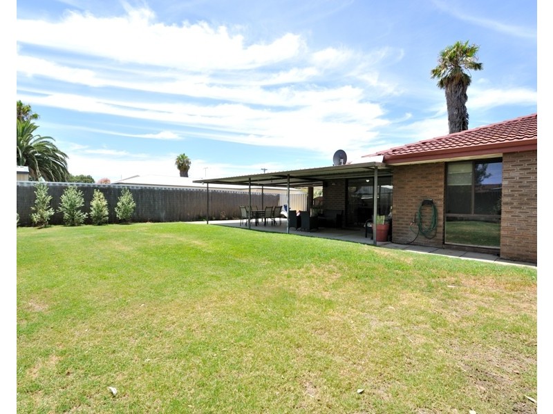 11 Casilda Place, Cooloongup WA 6168
