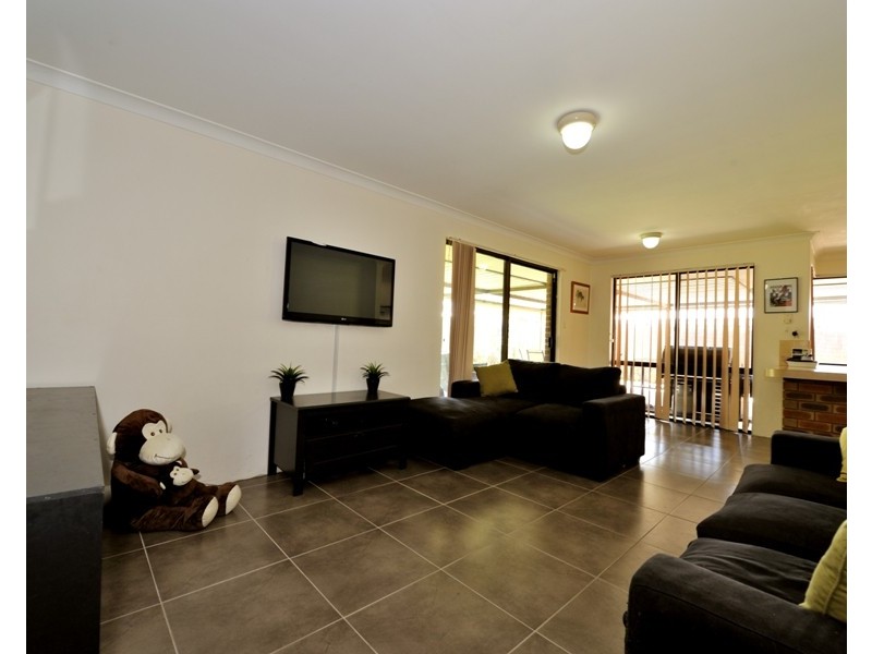 11 Casilda Place, Cooloongup WA 6168