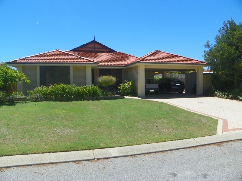 14 Coran Gardens, Warnbro WA 6169