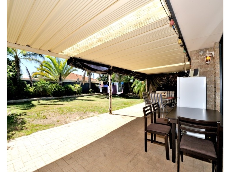 8 Caranja Court, Warnbro WA 6169