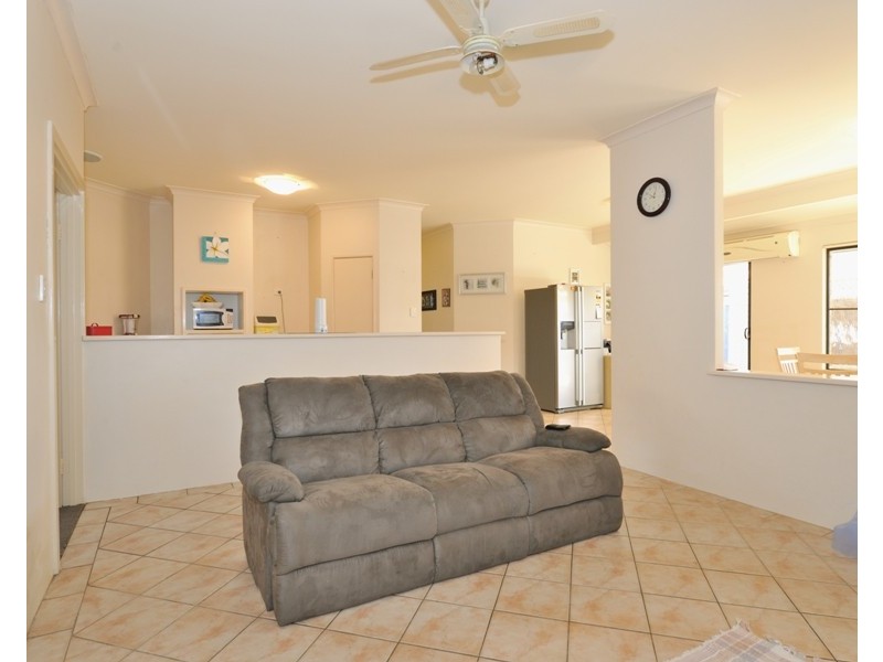 8 Caranja Court, Warnbro WA 6169