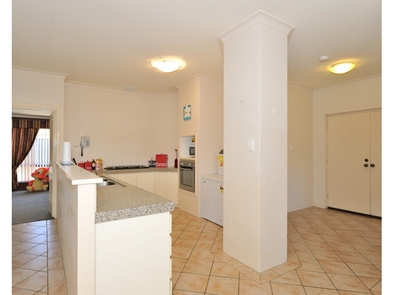 8 Caranja Court, Warnbro WA 6169