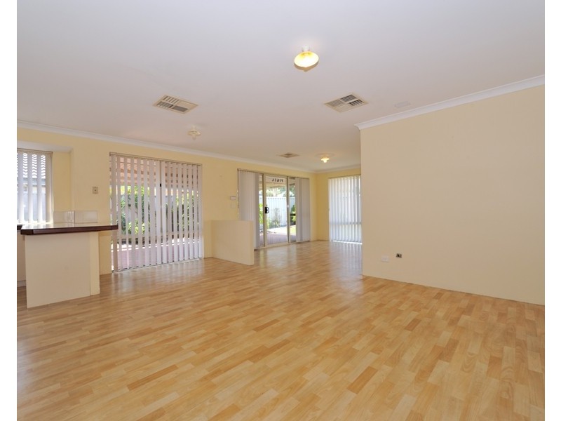 33 Tryall Avenue, Port Kennedy WA 6172