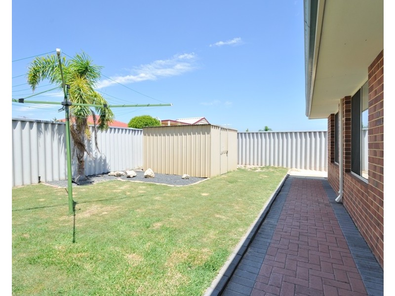 33 Tryall Avenue, Port Kennedy WA 6172