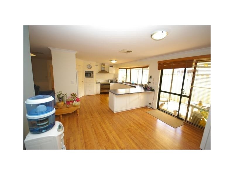 7 Caprice Pass, Rockingham WA 6168