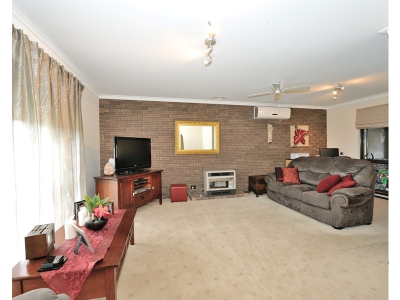 12 Millgrove Ave, Cooloongup WA 6168