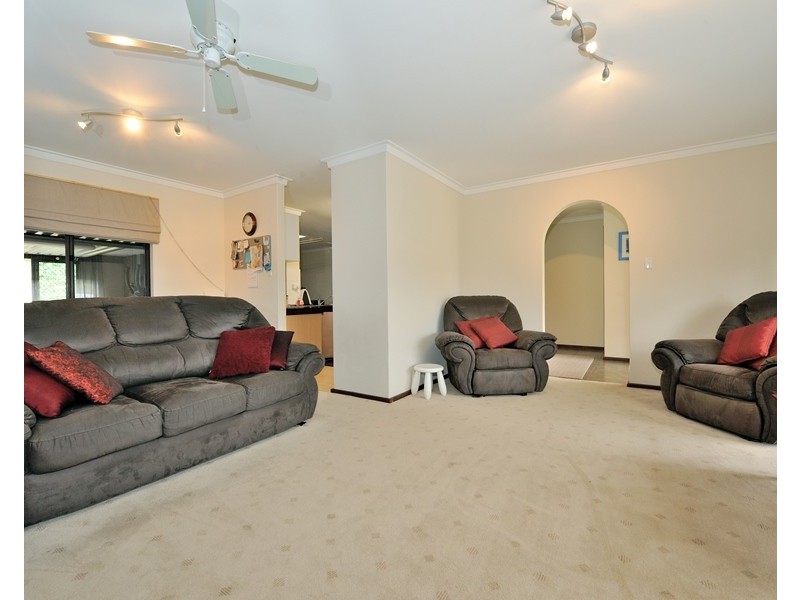 12 Millgrove Ave, Cooloongup WA 6168