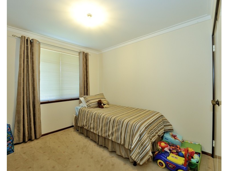 12 Millgrove Ave, Cooloongup WA 6168