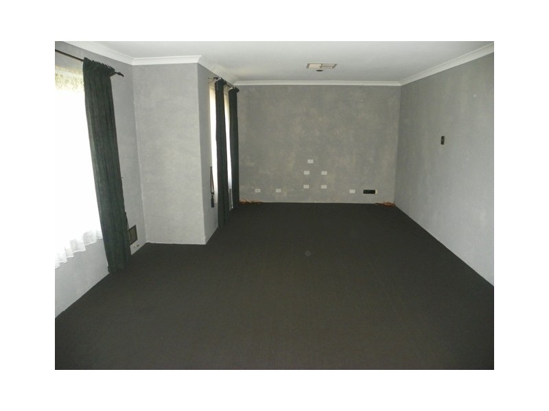 2 Conellan Terrace, Parmelia WA 6167