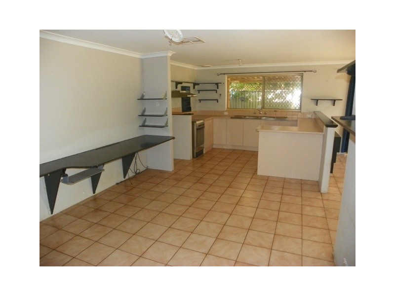 2 Conellan Terrace, Parmelia WA 6167