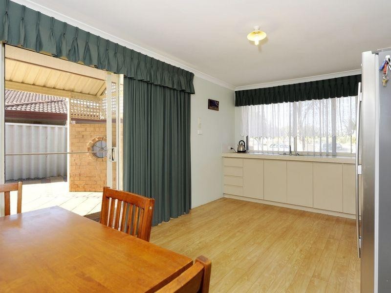 15 Bayonne Gardens, Port Kennedy WA 6172