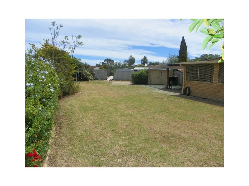 10 Moore Court, Cooloongup WA 6168