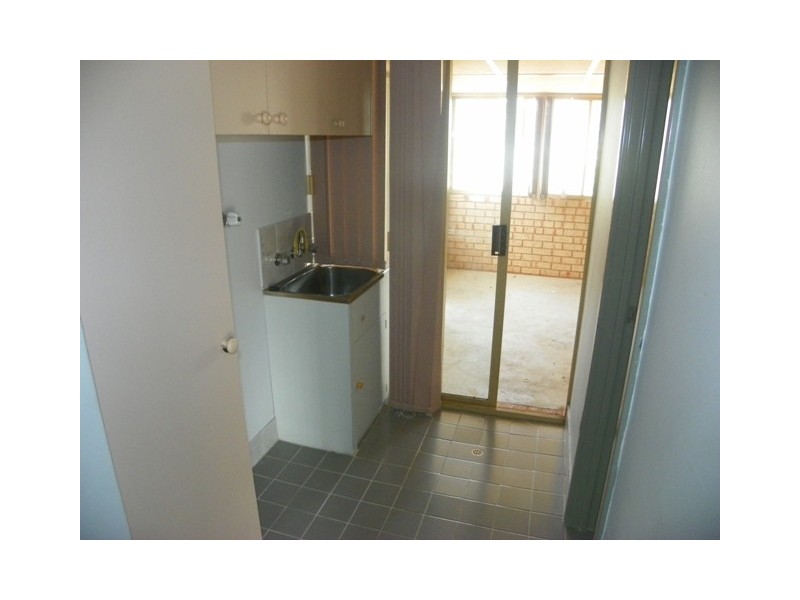 10 Moore Court, Cooloongup WA 6168