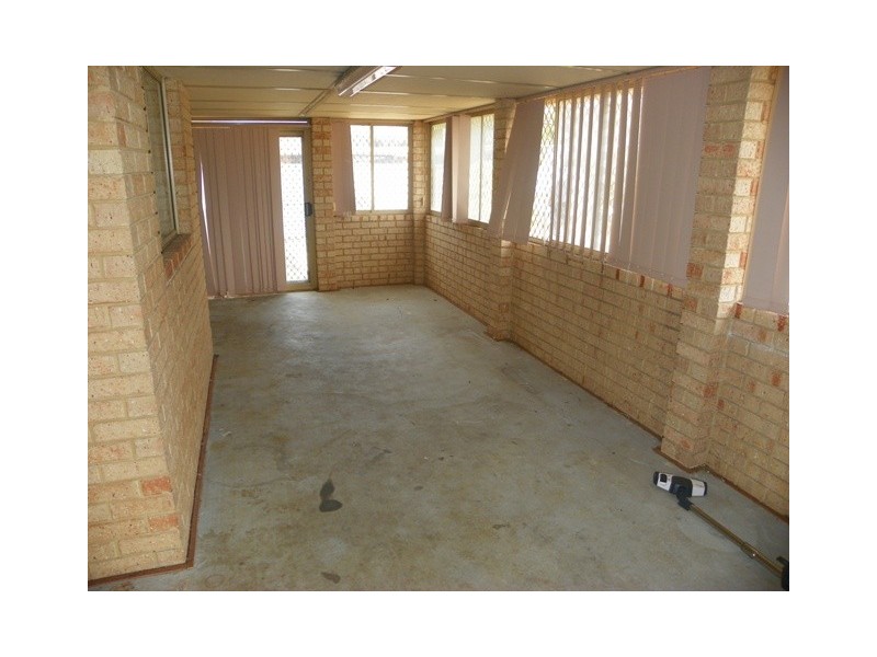 10 Moore Court, Cooloongup WA 6168