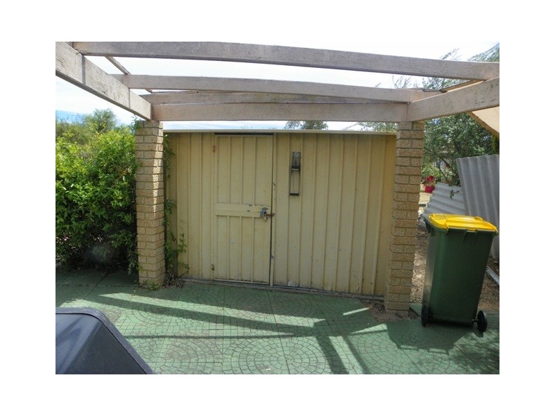 10 Moore Court, Cooloongup WA 6168