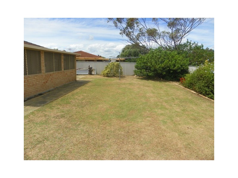 10 Moore Court, Cooloongup WA 6168
