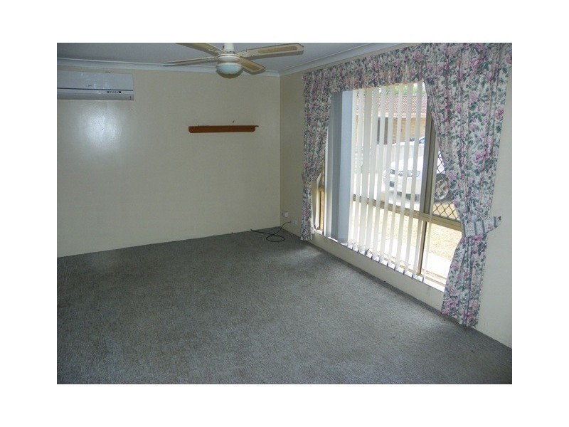 10 Moore Court, Cooloongup WA 6168