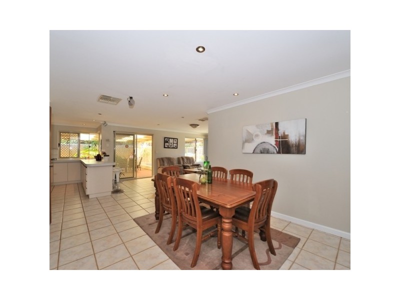 5 Shoalhaven Place, Waikiki WA 6169