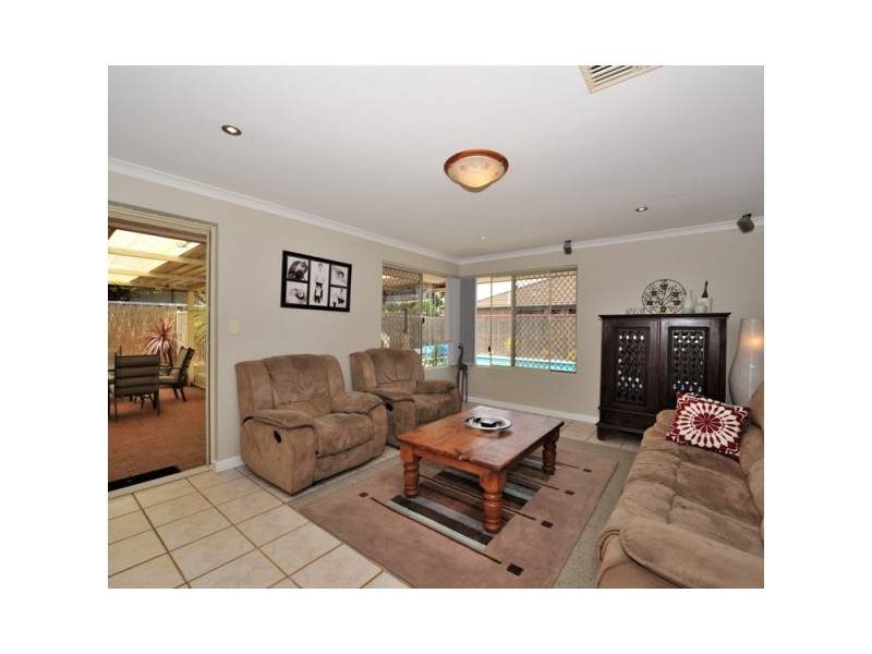 5 Shoalhaven Place, Waikiki WA 6169