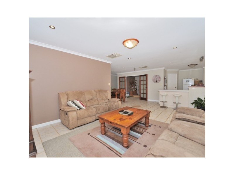 5 Shoalhaven Place, Waikiki WA 6169