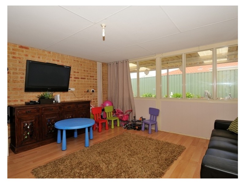 27 Silkhurst Crescent, Warnbro WA 6169