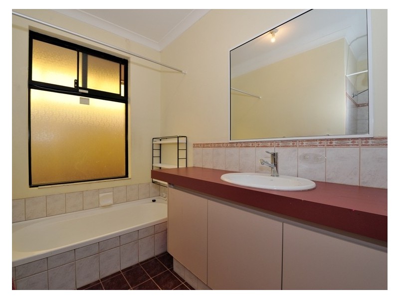 27 Silkhurst Crescent, Warnbro WA 6169