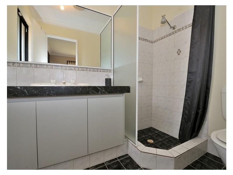 27 Silkhurst Crescent, Warnbro WA 6169