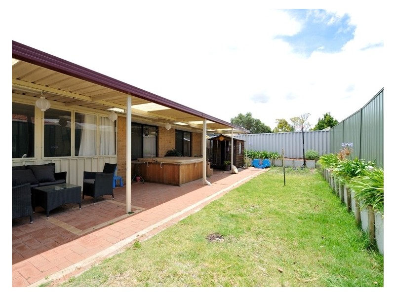 27 Silkhurst Crescent, Warnbro WA 6169