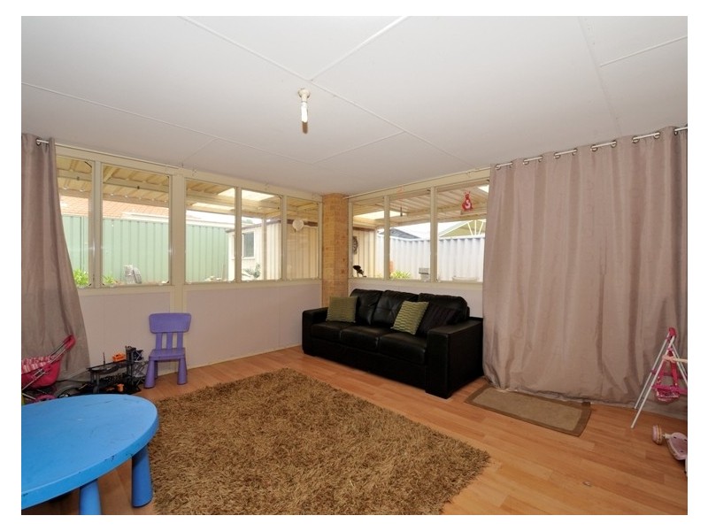 27 Silkhurst Crescent, Warnbro WA 6169