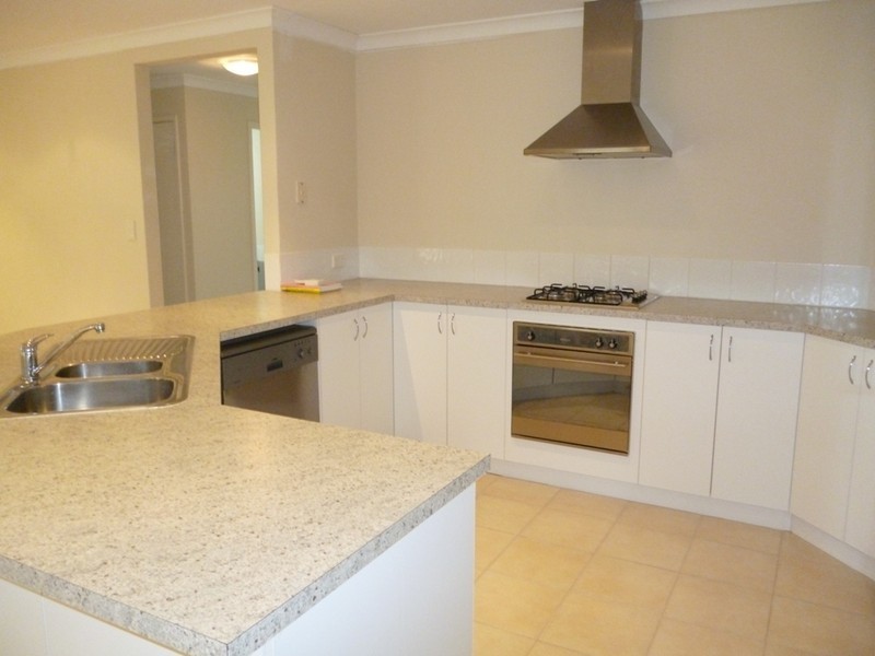 24 Lucky Bay Road, Secret Harbour WA 6173