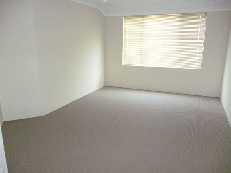 24 Lucky Bay Road, Secret Harbour WA 6173