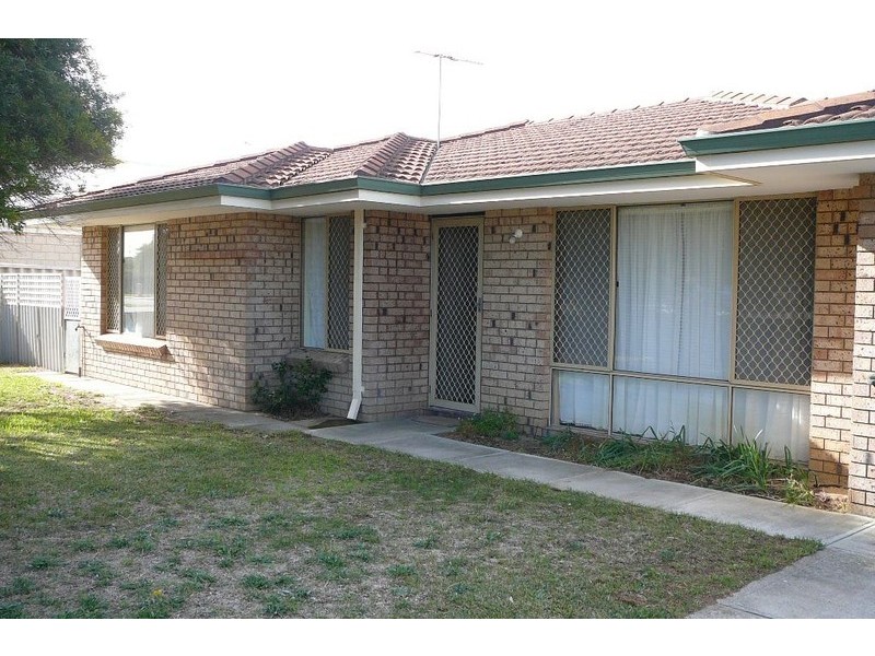 2 Yuin Street, Golden Bay WA 6174