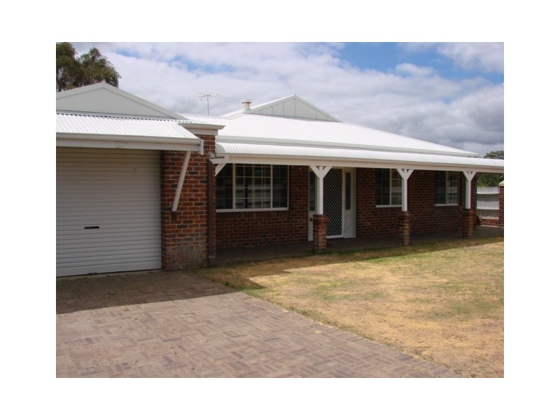 14 Yaringa Street, Golden Bay WA 6174