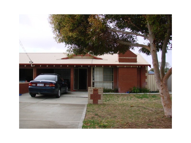 4b Boolardy Road, Golden Bay WA 6174