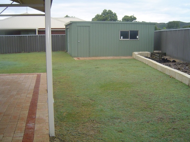 16 Wooleen Street, Golden Bay WA 6174