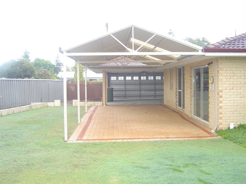 16 Wooleen Street, Golden Bay WA 6174