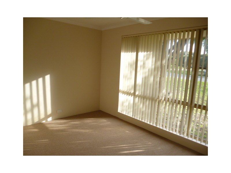 2 Ellendale Street, Golden Bay WA 6174