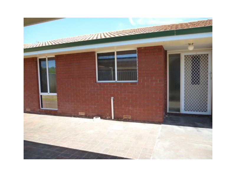 12 Yanrey Street, Golden Bay WA 6174