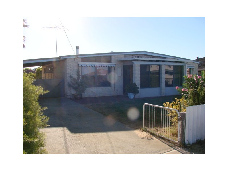 22 Erlistoun Street, Golden Bay WA 6174