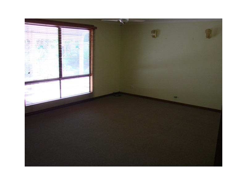 3 Tarwhine Place, Golden Bay WA 6174