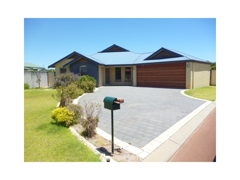 17 Pulsano Mews, Secret Harbour WA 6173