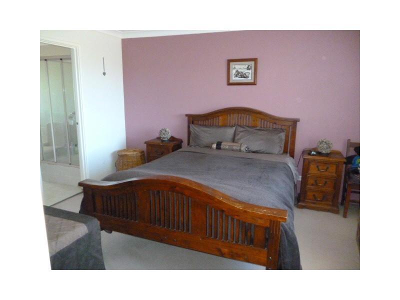 10 Ivanhoe St, Golden Bay WA 6174