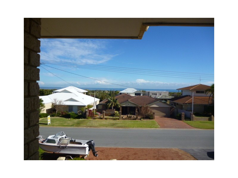 10 Ivanhoe St, Golden Bay WA 6174