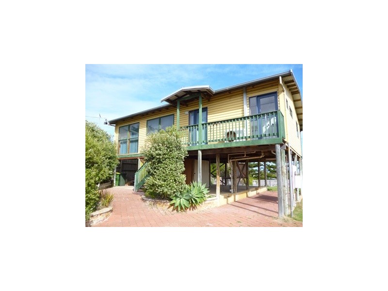 3 Warrie Street, Golden Bay WA 6174