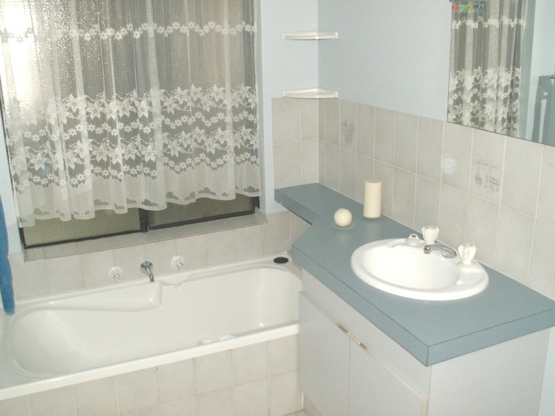 42 Noreena Ave, Golden Bay WA 6174