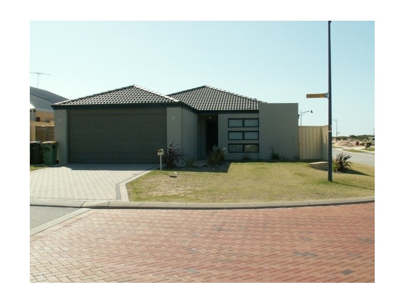 2 D’Arcole Turn, Secret Harbour WA 6173