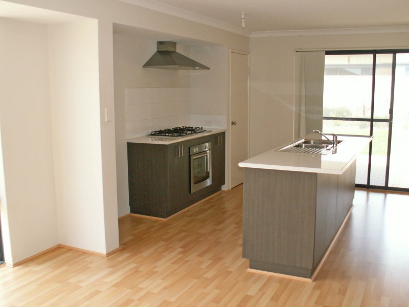 2 D’Arcole Turn, Secret Harbour WA 6173