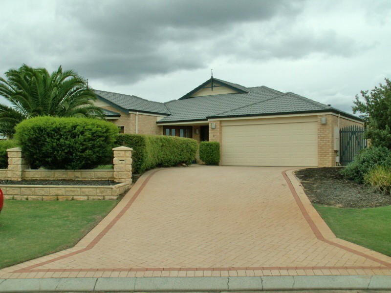 21 Swanson Way, Secret Harbour WA 6173